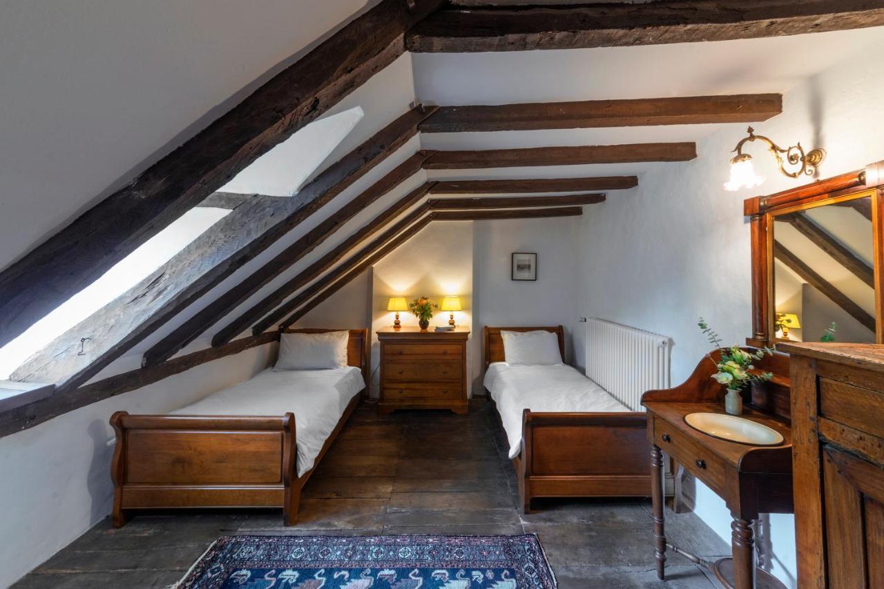 Chateau Garinie 15Th Century Medieval Castle In The South Of France Lugan  Экстерьер фото